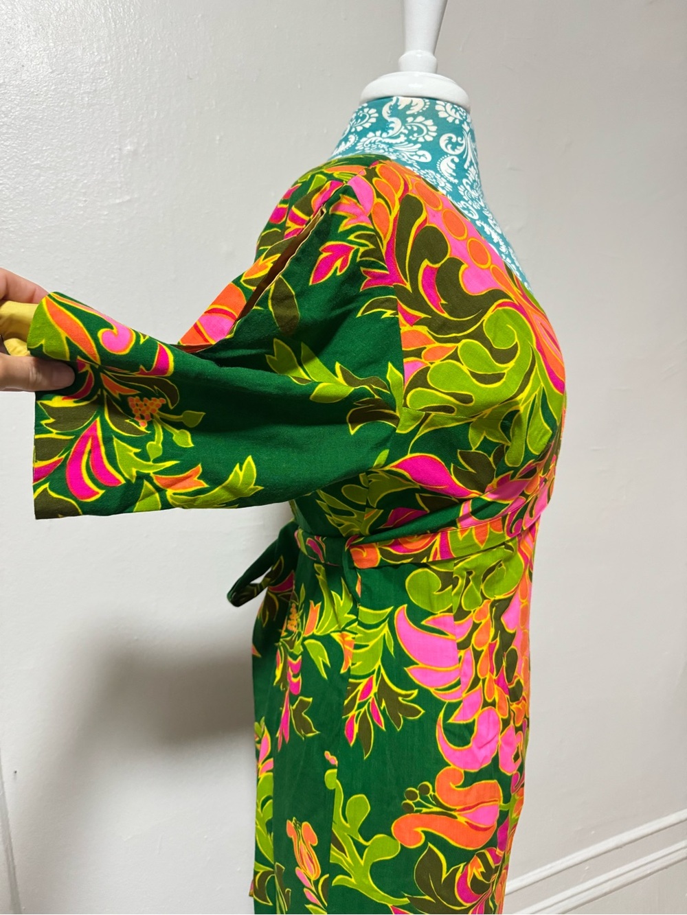Ja-Na of Hawaii Vintage 70s Botanical Green Print Kimono Style Dress - Picture 5 of 15